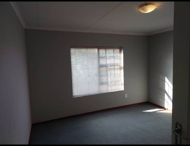 3 BEDROOM APARTMENT FOR SALE IN VAALPARK